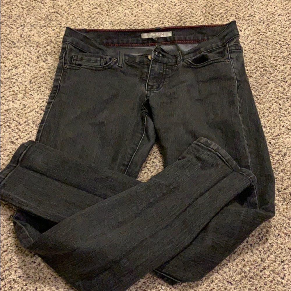 Dark skinny stretchy jeans 27X29
